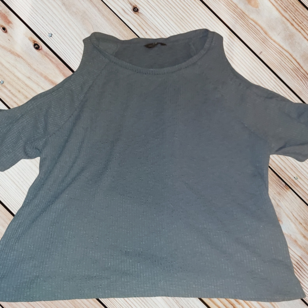 *5/$25 Lucky Brand Ribbed Cold Shoulder Top